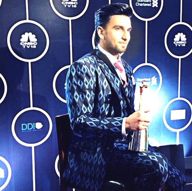 Ranveer Singh just won the Entertainment leader of the year award and he can’t keep calm Ranveer Singh just won the Entertainment leader of the year award and he can’t keep calm