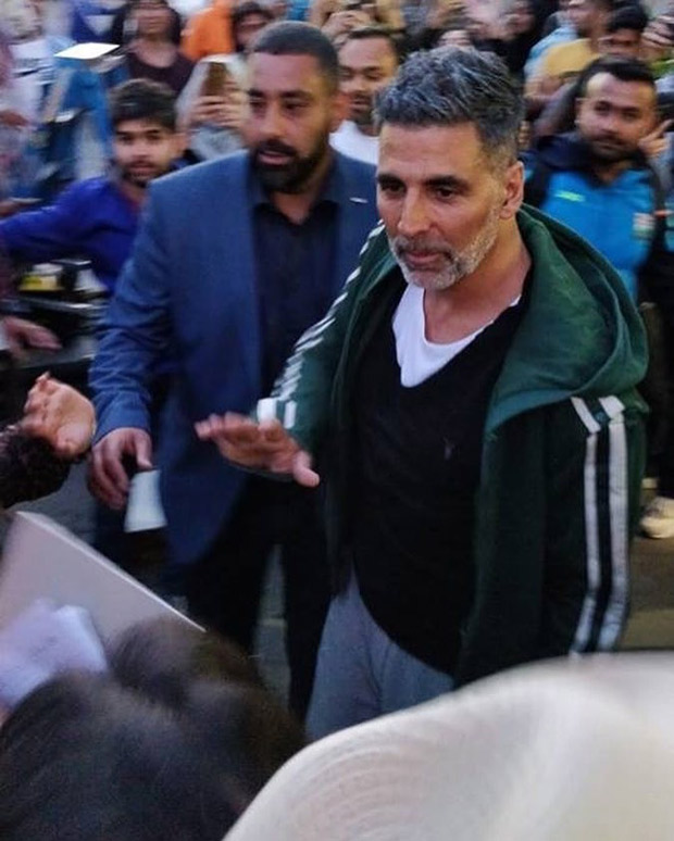 ON THE SETS: Akshay Kumar sports a salt and pepper look on Housefull 4 sets in London ON THE SETS: Akshay Kumar sports a salt and pepper look on Housefull 4 sets in London