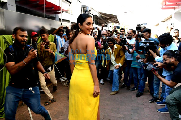 Photos Kiara Advani And Kartik Aaryan Twin In Yellow As They Get