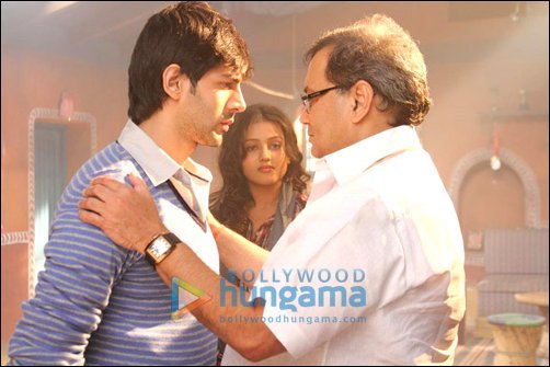 Check out: Mishti, Kartik on sets of Kaanchi