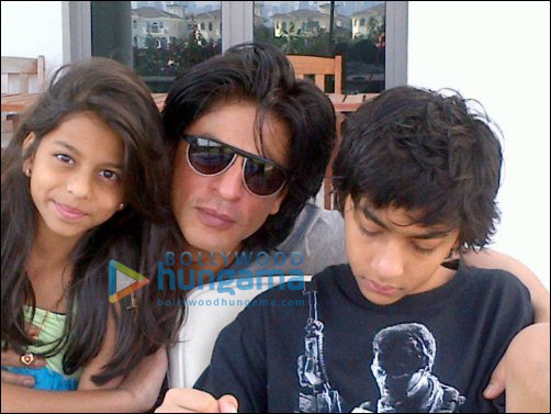 Check out: SRK holidaying with his kids in Dubai