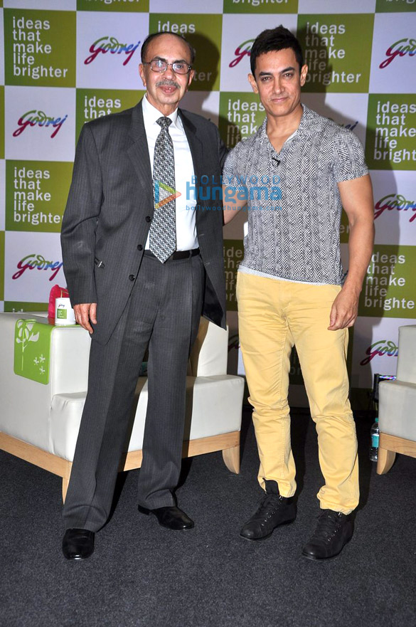 Aamir Khan Visits Godrej’s Campus | Aamir Khan Images - Bollywood Hungama