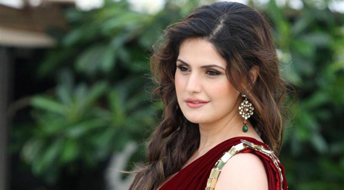 Zareen Khan takes a break from work to tend to her mother : Bollywood
