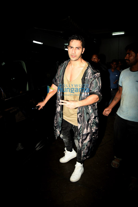 Varun Dhawan snapped at the promo song shoot for ‘Dishoom’ Varun Dhawan snapped at the promo song shoot for 'Dishoom'