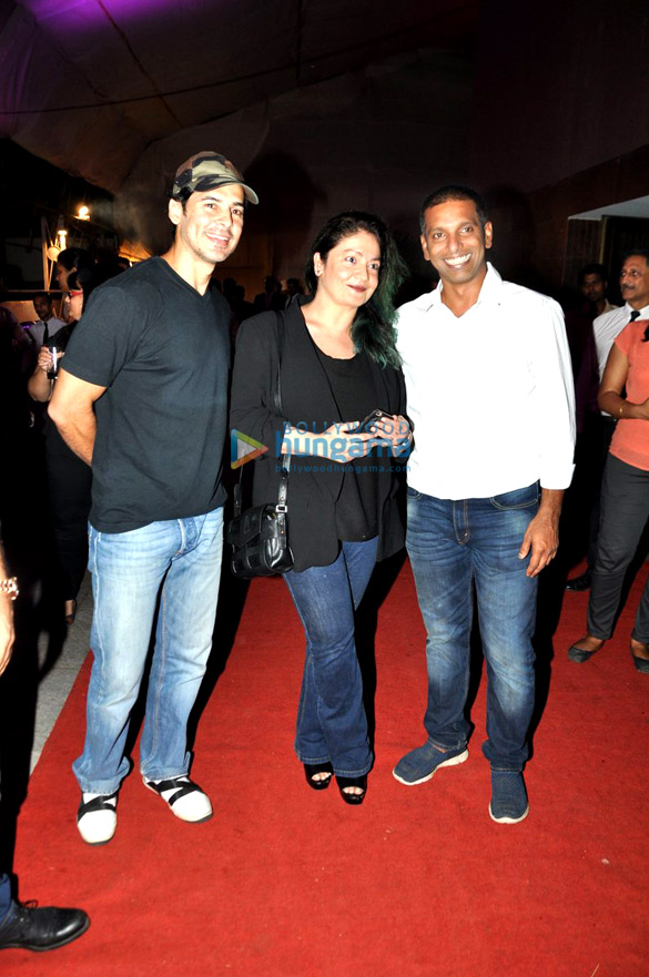 Dino Morea & Pooja Bhatt at JSW Squash Championship dinner Dino Morea & Pooja Bhatt at JSW Squash Championship dinner