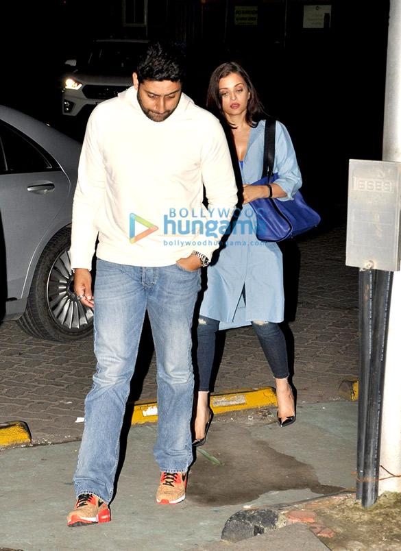 Abhishek Bachchan and Aishwarya Rai Bachchan snapped on a dinner outing in Bandra Abhishek Bachchan and Aishwarya Rai Bachchan snapped on a dinner outing in Bandra
