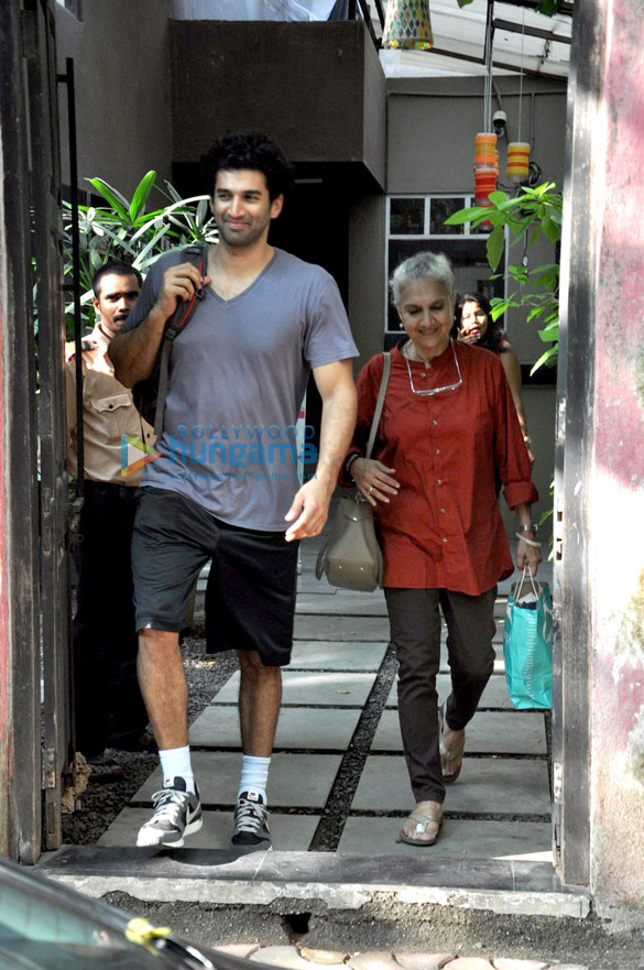 Aditya Roy Kapur snapped with his mom in Bandra Aditya Roy Kapur snapped with his mom in Bandra