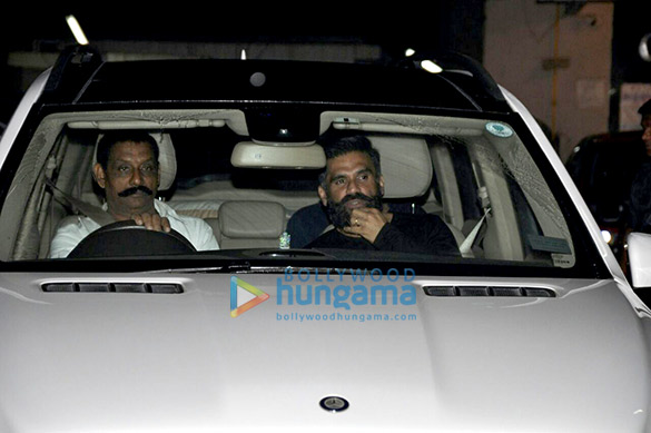 Shah Rukh Khan Sohail Khan Sunil Shetty Sooraj Pancholi Snapped Post A Party At Salman Khan S Place Suniel Shetty Images Bollywood Hungama