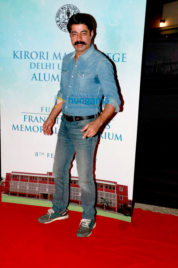 Amitabh Bachchan Honoured At Kirori Mal College S Alumni Meet Sushant Singh Images Bollywood Hungama