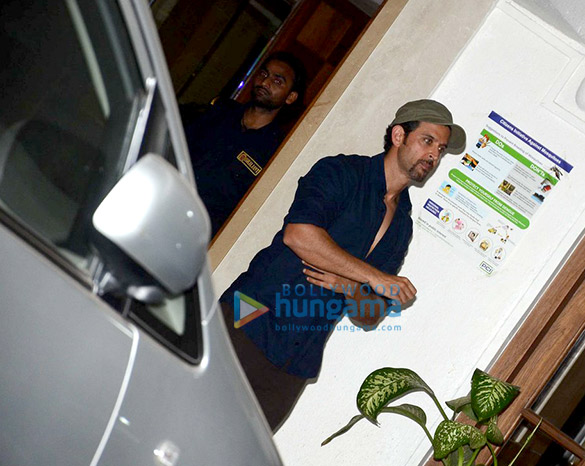 Hrithik Roshan, Sussanne Roshan, Twinkle Khanna and Gayatri Joshi snapped post dinner at a friend’s house in Bandra Hrithik Roshan, Sussanne Roshan, Twinkle Khanna and Gayatri Joshi snapped post dinner at a friend's house in Bandra