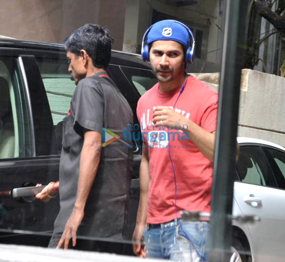 Varun Dhawan snapped at his office in Juhu Varun Dhawan snapped at his office in Juhu