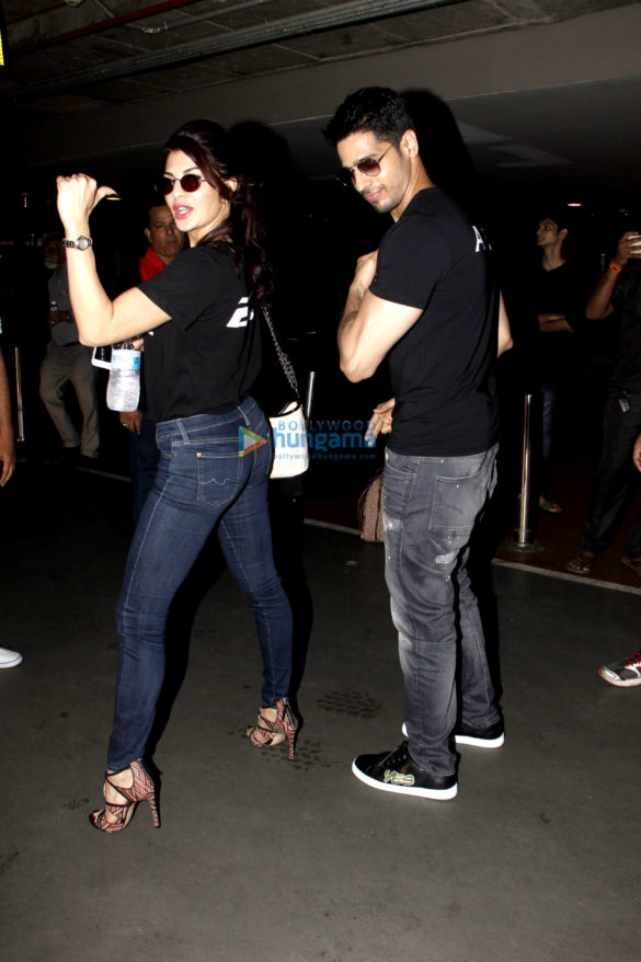 Jacqueline Fernandez, Sidharth Malhotra and Sonam Kapoor snapped at the airport Jacqueline Fernandez, Sidharth Malhotra and Sonam Kapoor snapped at the airport