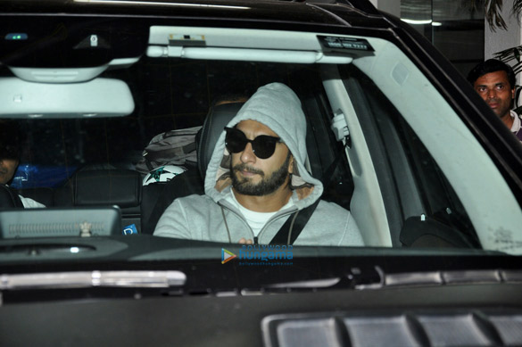 Ranveer Singh, Deepika Padukone and Varun Dhawan snapped post dubbing at Sunny Super Sound Ranveer Singh, Deepika Padukone and Varun Dhawan snapped post dubbing at Sunny Super Sound