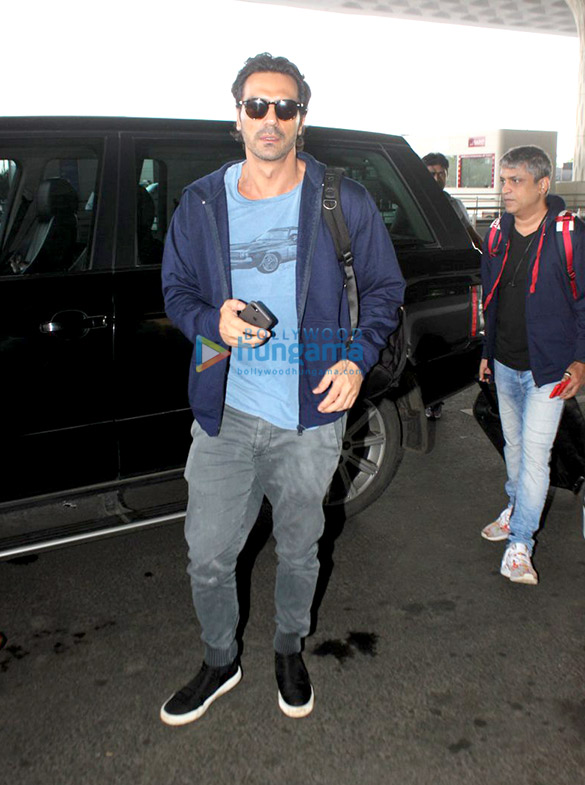 Arjun Rampal, Sidharth Malhotra, Kalki Koechlin and others snapped at the airport Arjun Rampal, Sidharth Malhotra, Kalki Koechlin snapped at the airport