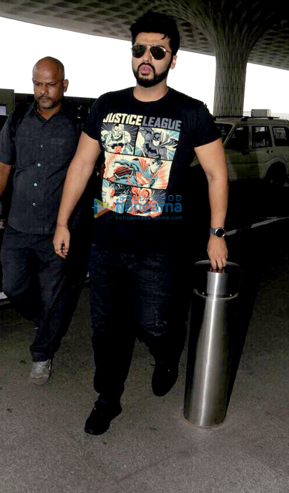 Arjun Kapoor, Vivek Oberoi and Pritam Chakraborty snapped at the airport in the morning Arjun Kapoor, Vivek Oberoi and Pritam Chakraborty snapped at the airport in the morning