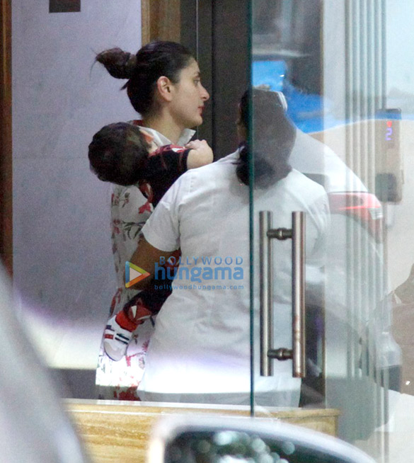 Kareena Kapoor Khan and Tusshar Kapoor snapped with their kids in Bandra Kareena Kapoor Khan and Tusshar Kapoor snapped with their kids in Bandra