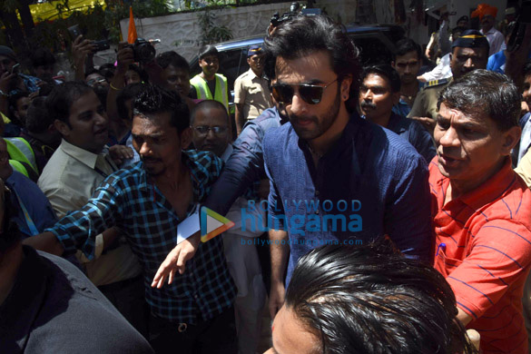 Ranbir Kapoor, Rishi Kapoor, Randhir Kapoor at the visarjan of R K Studios’ Ganesha idol