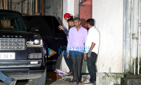 Ranbir Kapoor and Jaya Bachchan spotted at Bandra Ranbir Kapoor and Jaya Bachchan spotted at Bandra