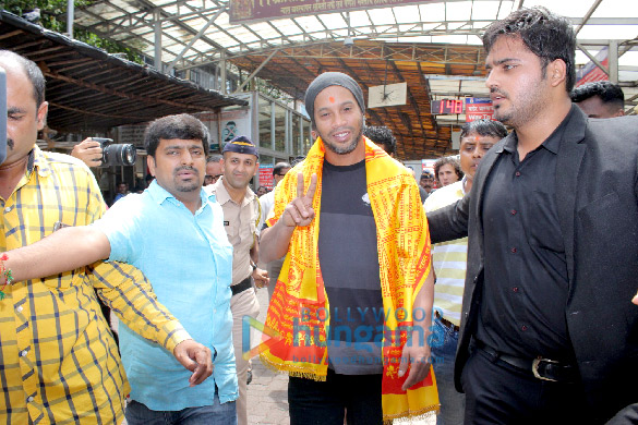 Ronaldinho snapped visiting the Sidhivinayak temple in Mumbai Ronaldinho visit Sidhivinayak temple in Mumbai