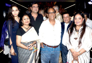 Sarika, Satish Kaushik, Anup Jalota and others grace the special screening of the film ‘Mr. Kabaadi’