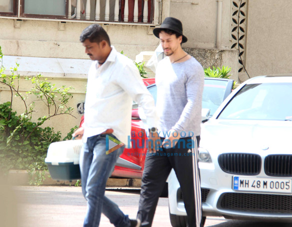 Tiger Shroff and Iulia Vantur snapped in Bandra Tiger Shroff and Iulia Vantur snapped in Bandra