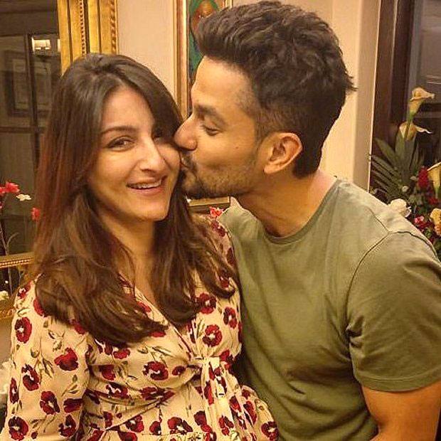 Check Out Kunal Khemu Gives A Sweet Kiss To Soha Ali Khan On Her Birthday Bollywood News