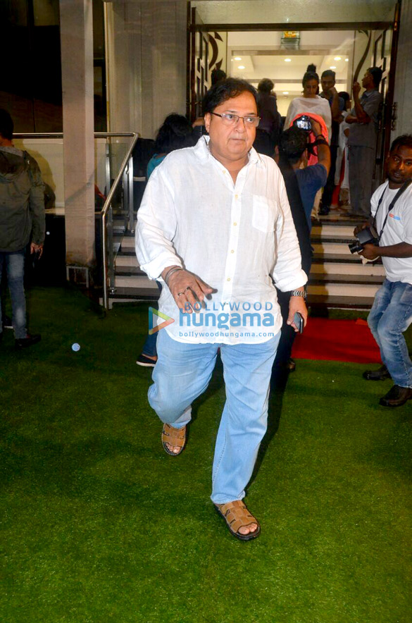 Shah Rukh Khan Farah Khan Divya Dutta And Others At Kundan Shahs Prayer Meet Rakesh Bedi