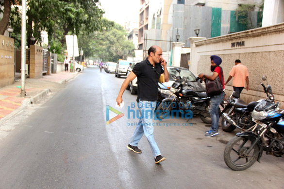 Akshaye Khanna snapped in Bandra Akshaye Khanna snapped in Bandra