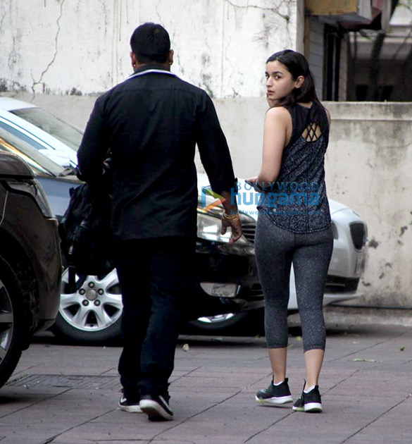 [Image: Alia-Bhatt-snapped-at-the-gym-4-1.jpg]