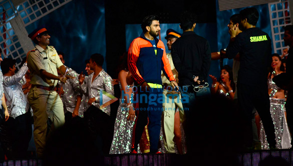 Ranveer Singh snapped rehearsing for the Zee Cine Awards 2018 Ranveer Singh snapped rehearsing for Zee Cine Awards 2017