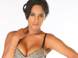 Poonam Pandey & Her Exciting SEXTING Tips