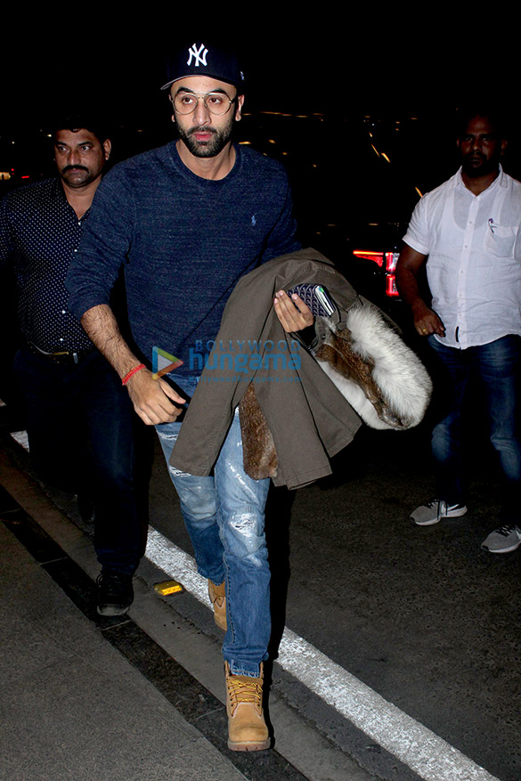 Ranbir Kapoor, Shraddha Kapoor and others snapped at the airport Ranbir Kapoor, Shraddha Kapoor and others snapped at the airport