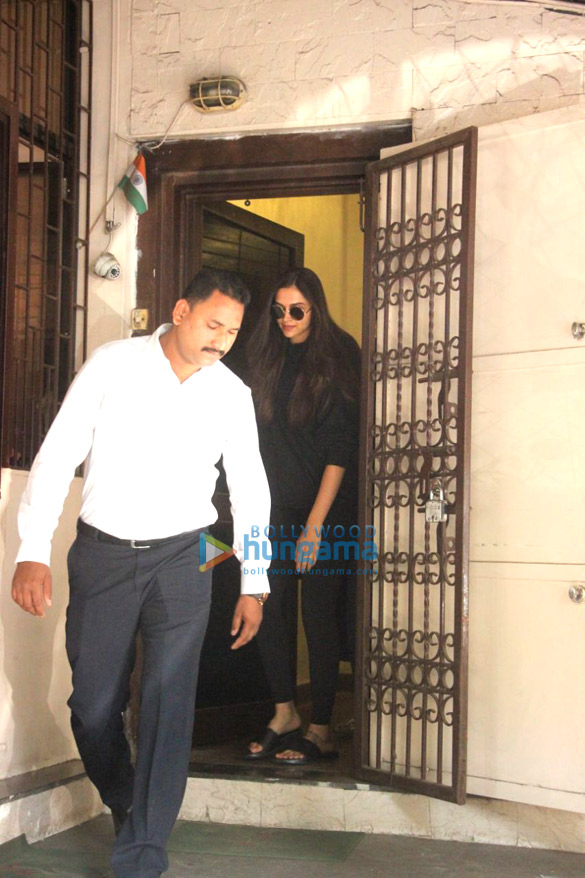 Deepika Padukone snapped at a recording studio in Bandra Deepika Padukone snapped at a recording studio in Bandra