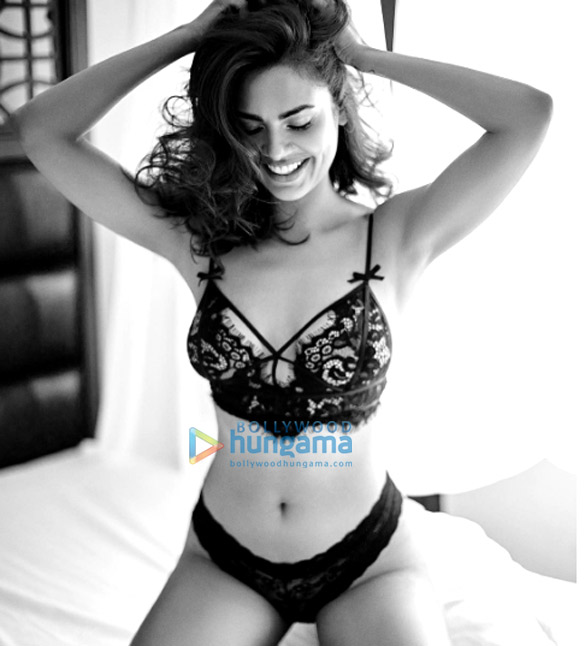 HOT! Sexy & Sultry Esha Gupta’s summery avatar will get your heart racing 