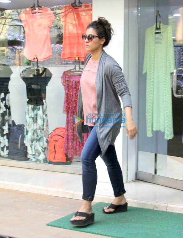 Kajol spotted in Juhu Kajol spotted in Juhu
