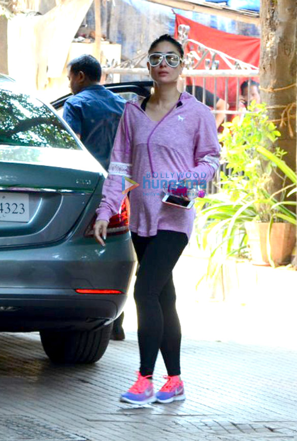 Kareena Kapoor Khan spotted at the gym in Bandra Kareena Kapoor Khan spotted at the gym in Bandra