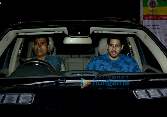 Sidharth Malhotra, Rakul Preet Singh, Bhushan Kumar and others attend the special screening of Aiyaary at YRF Sidharth Malhotra, Rakul Preet Singh, Bhushan Kumar and others attend the special screening of Aiyaary at YRF