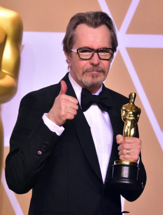 Oscars 2018: “Put the kettle on, I’m bringing Oscar home,” Gary Oldman gives a moving speech after winning Best Actor for Darkest Hour Oscars 2018 Put the kettle on, I’m bringing Oscar home, Gary Oldman gives a moving speech after winning Best Actor for Darkest hour