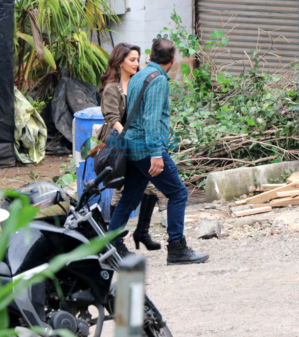 Madhuri Dixit, Ajay Devgn and Anil Kapoor snapped on the location of ‘Total Dhamaal’ Madhuri Dixit, Ajay Devgn and Anil Kapoor snapped on the location of 'Total Dhamaal'