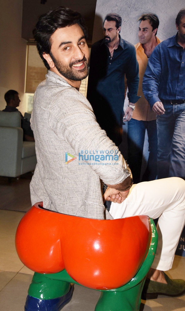 Ranbir Kapoor recreates Aamir Khan's All Izz Well scene 
