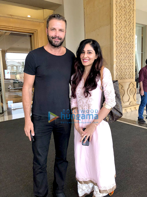 Pooja Chopra snapped with Hollywood actor Tony Schiena Pooja Chopra snapped with Hollywood actor Tony Schiena