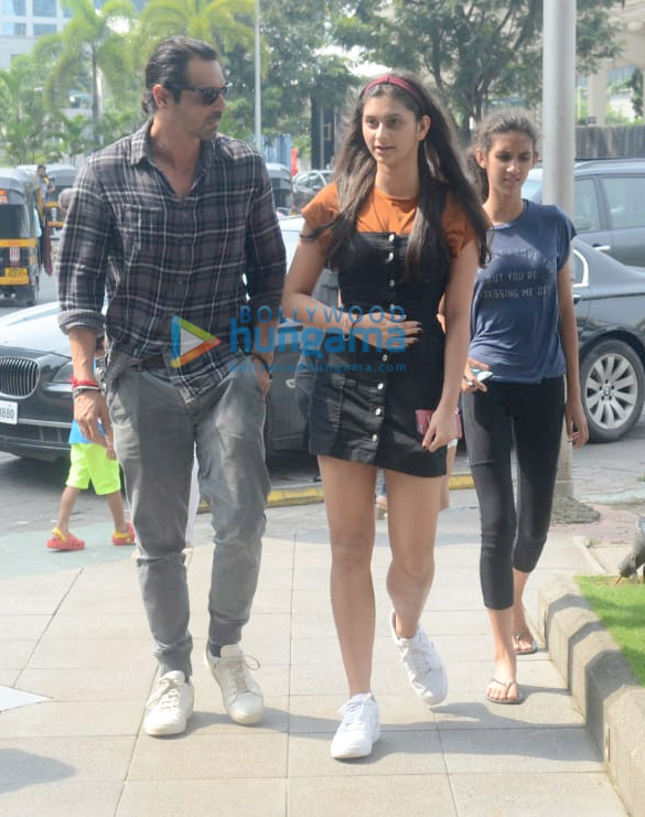 Arjun Rampal Spotted With Daughters At BKC | Arjun Rampal, Mahikaa ...