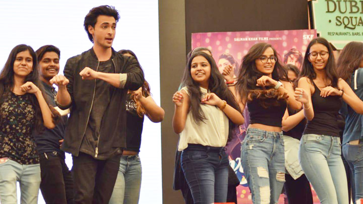 Don’t Miss: Launch of Aayush Sharma’s new song Rangatari from Loveratri Don't Miss Launch of Aayush Sharma's new song Rangatari from Loveratri