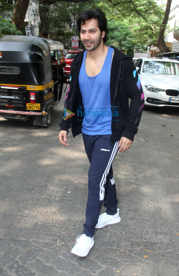 Varun Dhawan spotted at the gym | Varun Dhawan Images - Bollywood Hungama