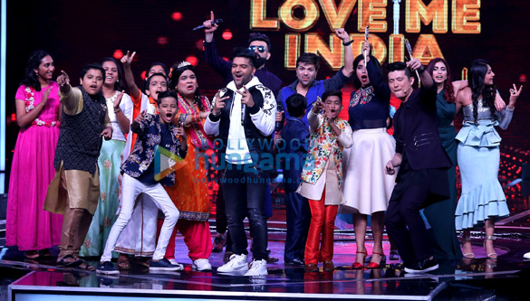 Himesh Reshammiya, Guru Randhawa and Neha Bhasin snapped on sets of the reality show Love Me India Himesh Reshammiya, Guru Randhawa and Neha Bhasin snapped on sets of the reality show Love Me India