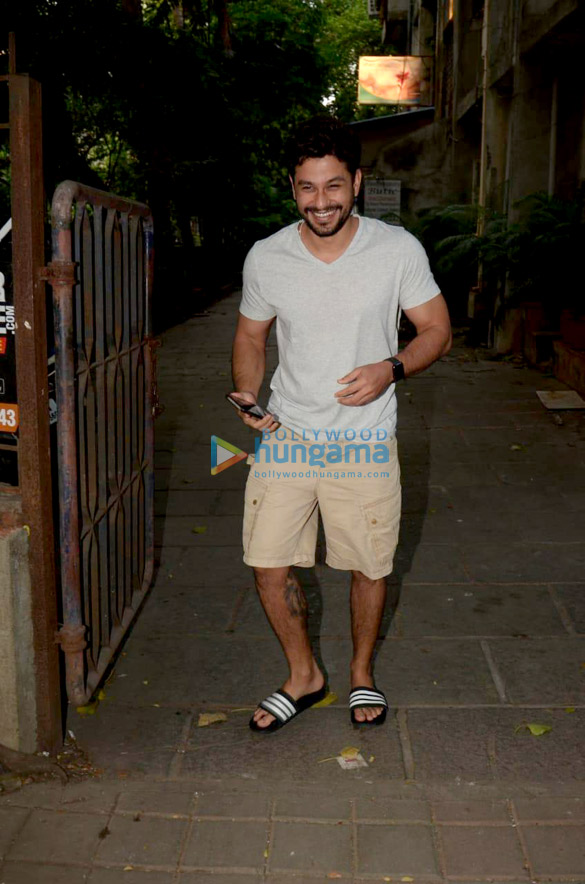 Kunal Khemu snapped in Khar