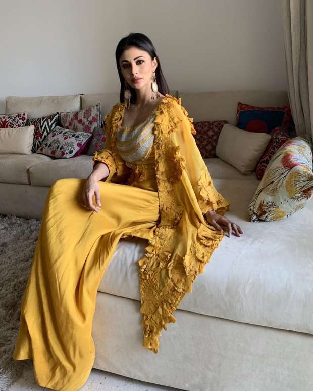 Mouni Roy in Anamika Khanna for MAMI 2018 Brunch (3)