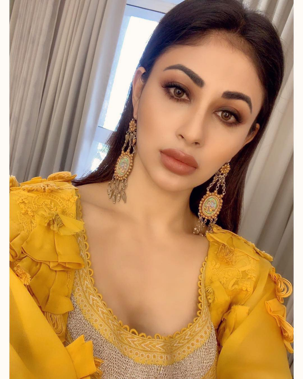 Mouni Roy in Anamika Khanna for MAMI 2018 Brunch (5)