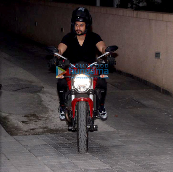 Kunal Khemu, Neha Dhupia and Sophie Choudry snapped at Khar