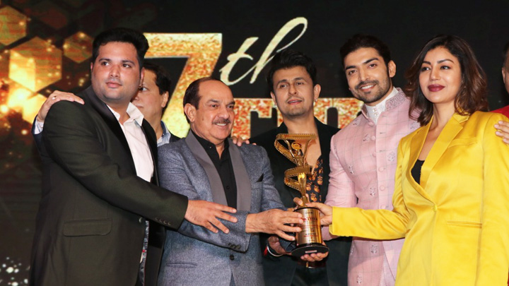 Sonu Nigam, Gurmeet-Debina Choudhary and others at 7th TIIFA Awards 2018 Sonu Nigam, Gurmeet-Debina Choudhary and others at 7th TIIFA Awards 2018